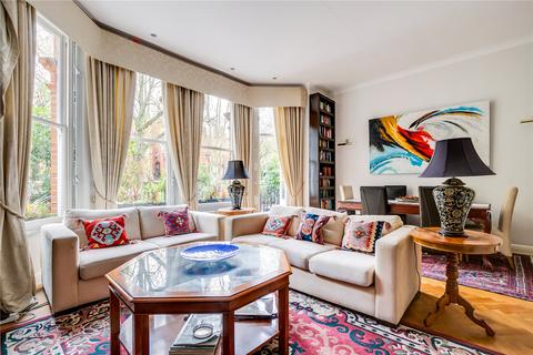3 bedroom flat to rent, Courtfield Road, South Kensington, London