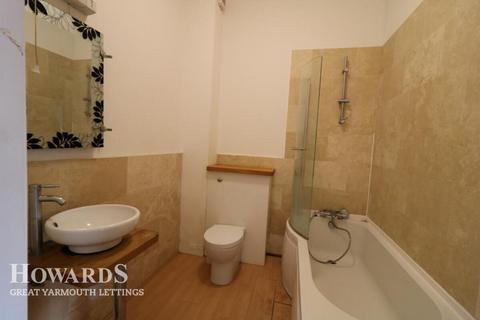 1 bedroom flat to rent, 8-9 Sandown Road, Great Yarmouth