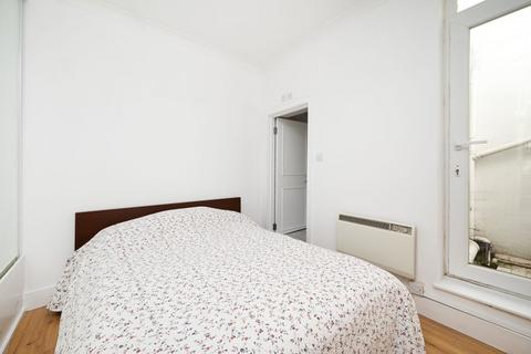 1 bedroom flat to rent, Queens Gate Gardens, South Kensington, SW7