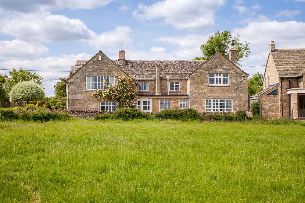 Broadwell, Oxfordshire/Gloucestershire border, GL7 4 bed farm house for