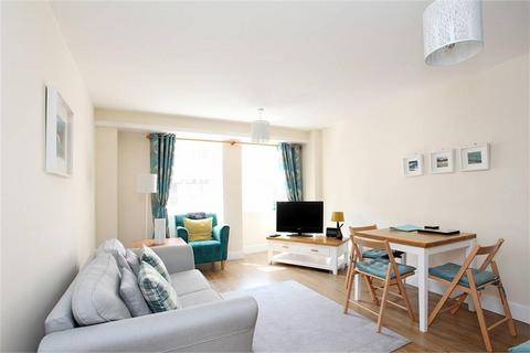 2 bedroom flat to rent, Canongate, Old Town, Edinburgh, EH8