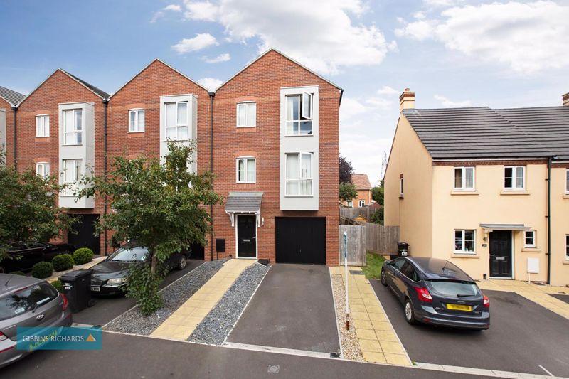 Grove Gate, Taunton 4 bed end of terrace house £258,000
