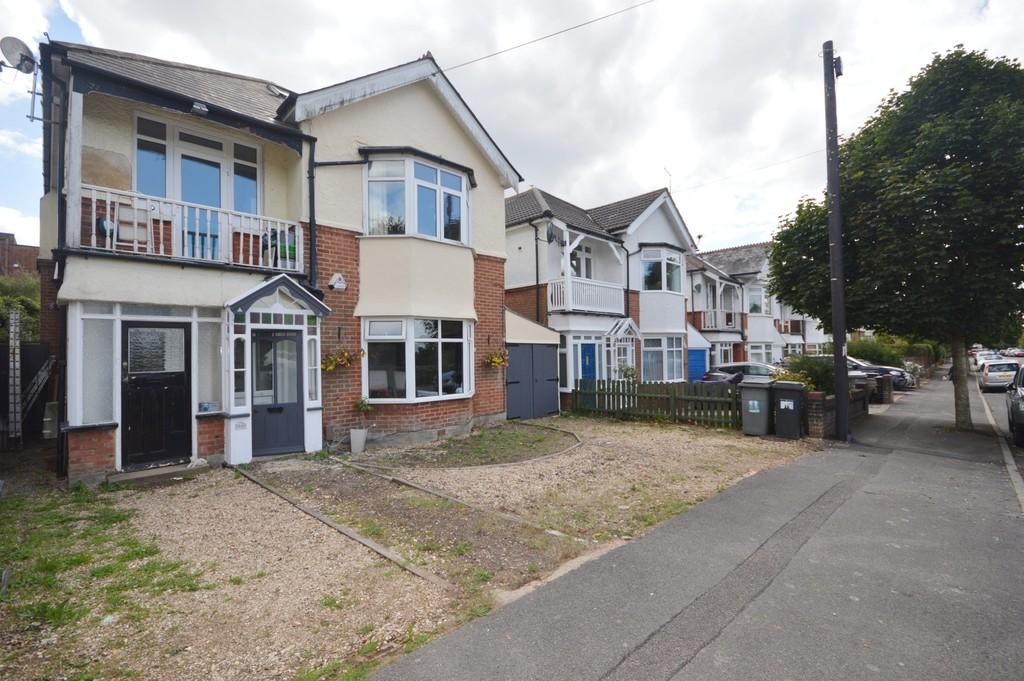 Fitzharris Avenue, Bournemouth 2 bed ground floor flat £250,000