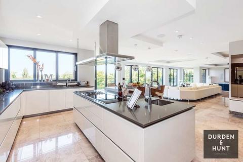 8 bedroom detached house for sale - Manor Road, Chigwell, IG7