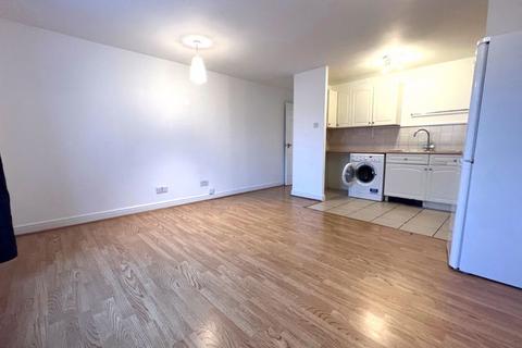 2 bedroom apartment to rent, Swansea Court, London