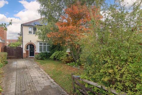 3 bedroom semi-detached house for sale, London road, Aston Clinton