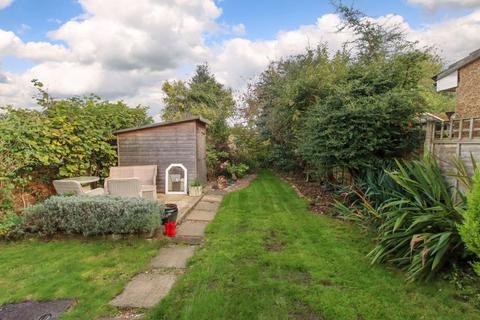 3 bedroom semi-detached house for sale, London road, Aston Clinton