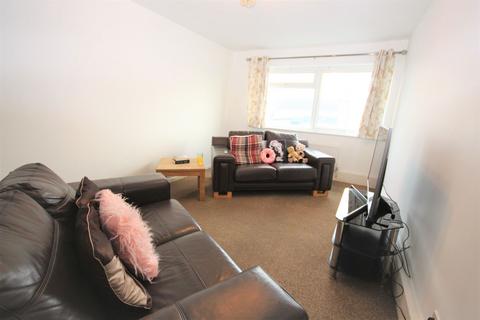 2 bedroom flat for sale, Ravensdale, Clacton-on-Sea