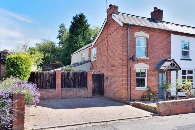 Victoria Road, Ledbury, Herefordshire, HR8 2DB 3 bed semidetached