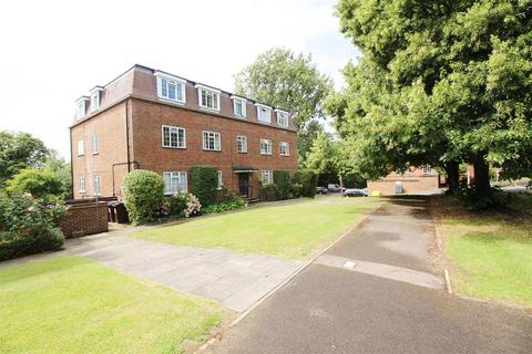 2 bedroom flat to rent, Craigmount, Radlett