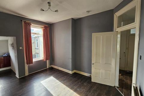 2 bedroom apartment to rent, Fullarton Street, Kilmarnock