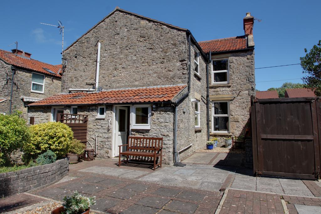 SHEPTON MALLET BA4 3 bed end of terrace house for sale £219,500