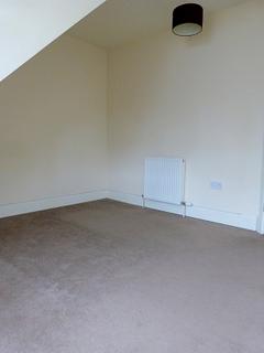 2 bedroom flat to rent, Princes Street, Perth, PH2