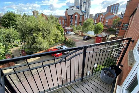 4 bedroom apartment to rent, Thomas Telford Basin, Piccadilly Village, Manchester, M1 2NH