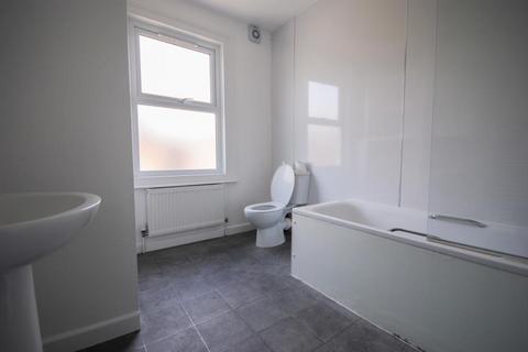 3 bedroom terraced house to rent, Cissbury Road, Tottenham, N15