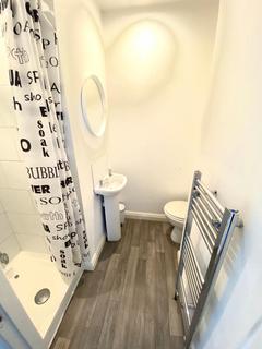 6 bedroom house share to rent, Harborough Hill Road, Barnsley, South Yorkshire, S71