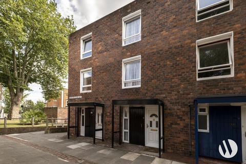 3 bedroom end of terrace house to rent, Riverton Close, Westbourne Park W9