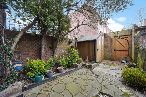 3 bedroom end of terrace house to rent, Riverton Close, Westbourne Park W9