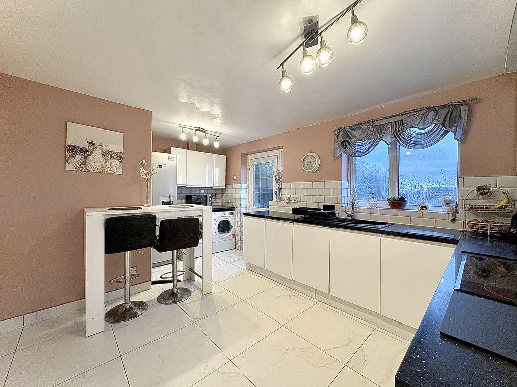 Dining kitchen