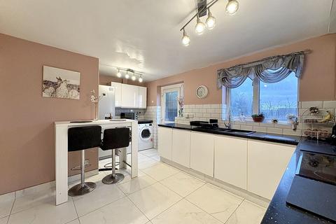 4 bedroom detached house for sale, Osberton Drive, MILKING BANK, DY1 2UG