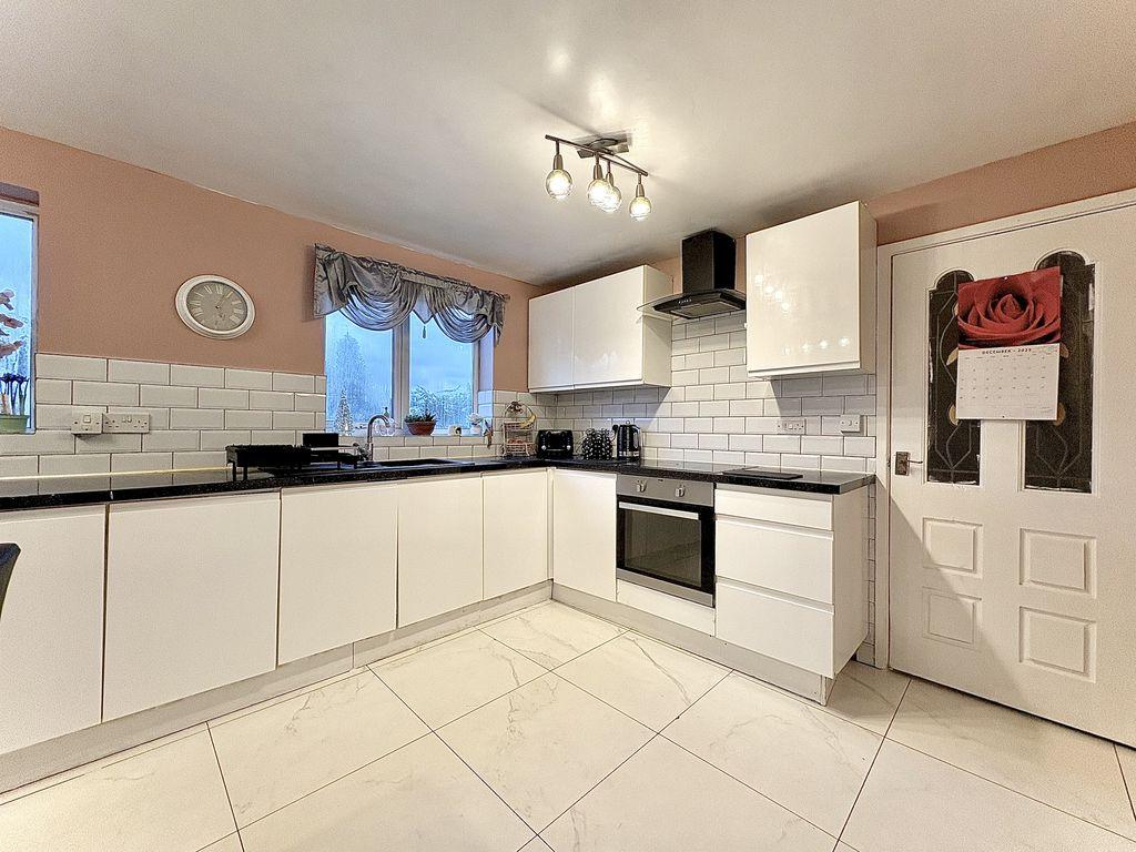 Dining kitchen