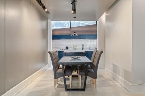 3 bedroom maisonette to rent, Spitalfields, London, E1