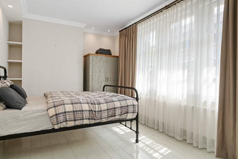 3 bedroom maisonette to rent, Spitalfields, London, E1