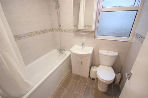 2 bedroom apartment to rent, Warwick Road, Bounds Green, London, N11