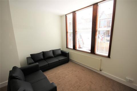 2 bedroom apartment to rent, Warwick Road, Bounds Green, London, N11