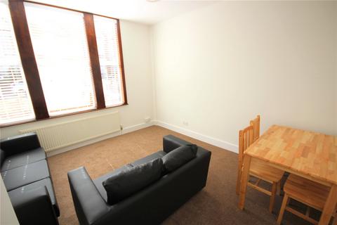 2 bedroom apartment to rent, Warwick Road, Bounds Green, London, N11