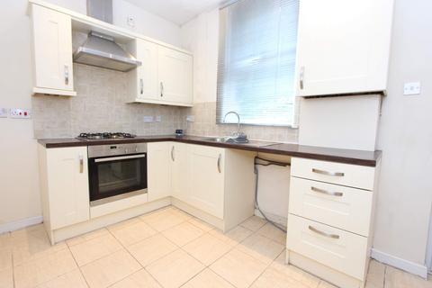 2 bedroom terraced house to rent, Oldham Road, Thornham, Rochdale