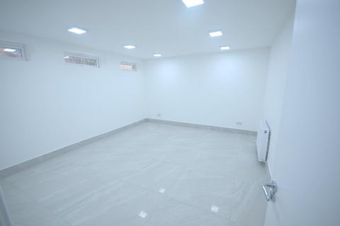 Office to rent - Eastern Avenue,Ilford IG4