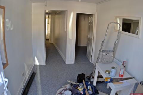1 bedroom flat to rent, Barking Road, East Ham, E13