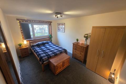 2 bedroom flat to rent, Essendean Place, Clermiston, Edinburgh, EH4