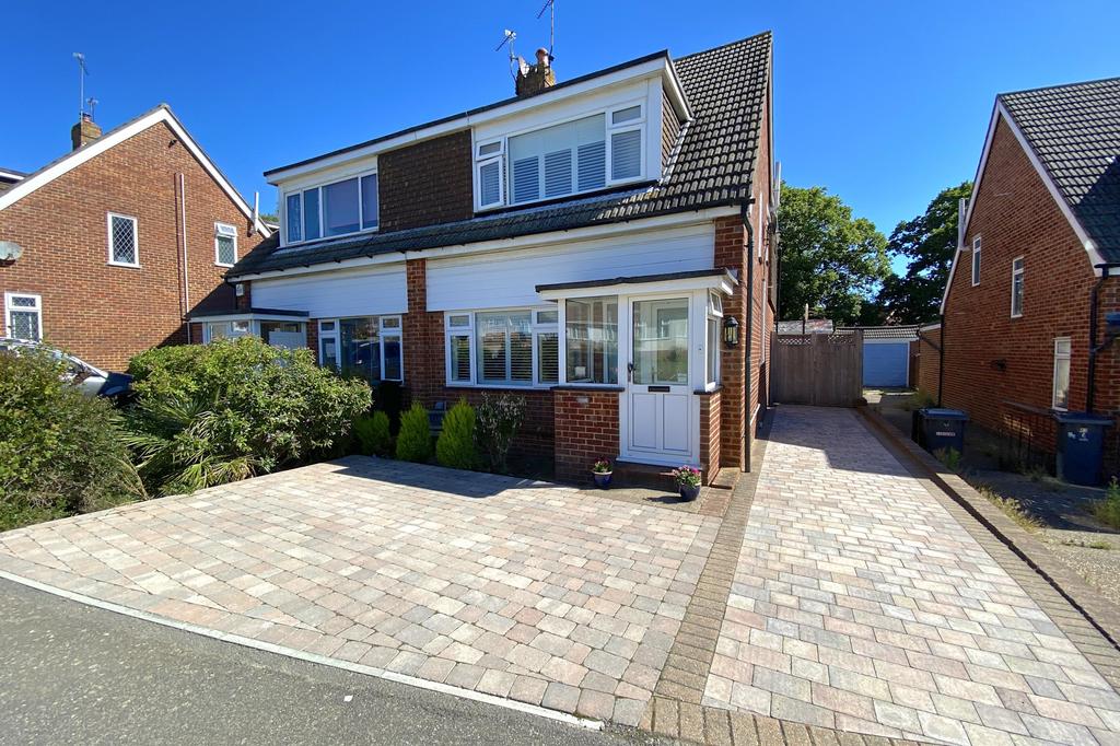 Greenleaf Gardens, Polegate, East Sussex, BN26 3 bed semidetached