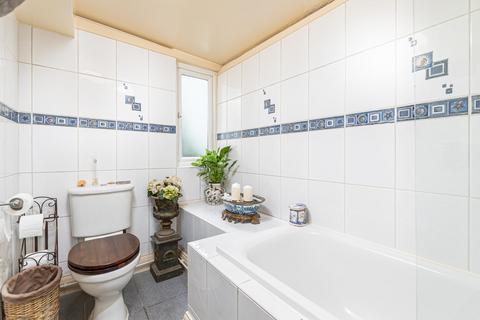 1 bedroom apartment for sale, Ashburnham Road, Lots Village