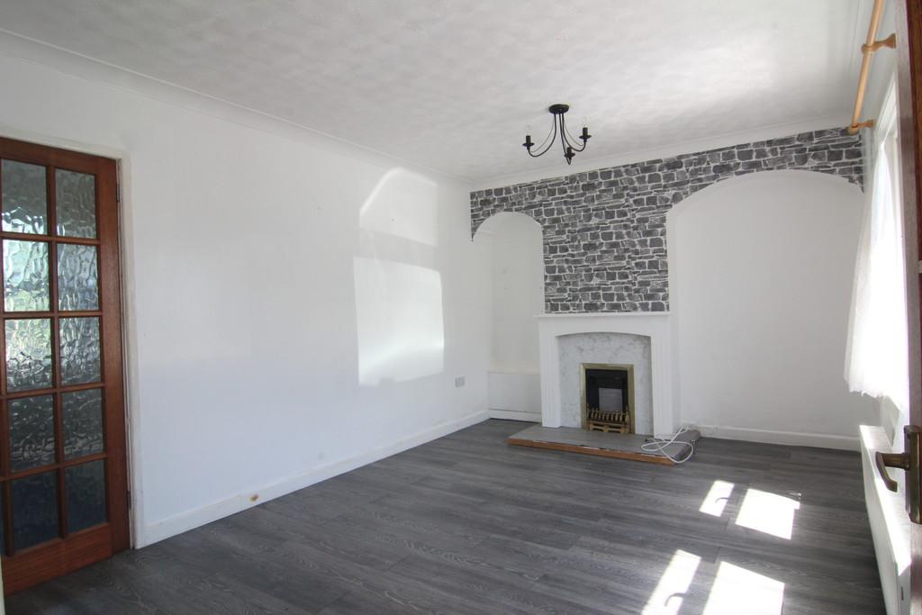 Newman Road, Salt Mill, Saltash 3 bed end of terrace house £150,000