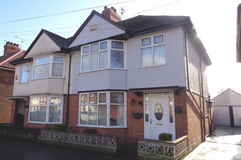 3 bedroom semi-detached house to rent, 231 Goddard Avenue