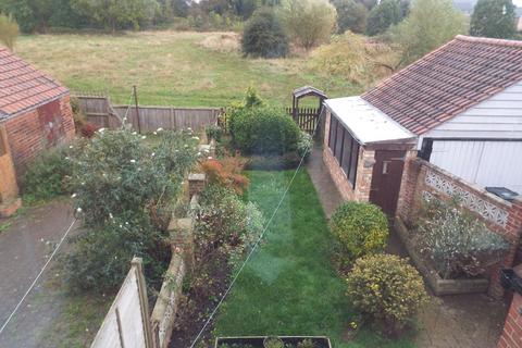 3 bedroom semi-detached house to rent, 231 Goddard Avenue