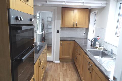 3 bedroom semi-detached house to rent, 231 Goddard Avenue