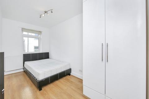 3 bedroom mews to rent, Wightman Road, Turnpike Lane Hornsey, London