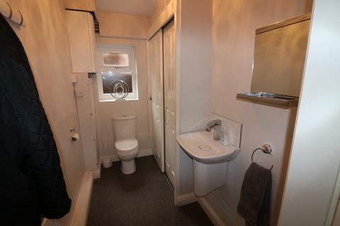 4 bedroom detached house to rent, Beverley Road, Kirk Ella