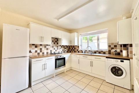 3 bedroom terraced house for sale, STATION ROAD, WALTHAM