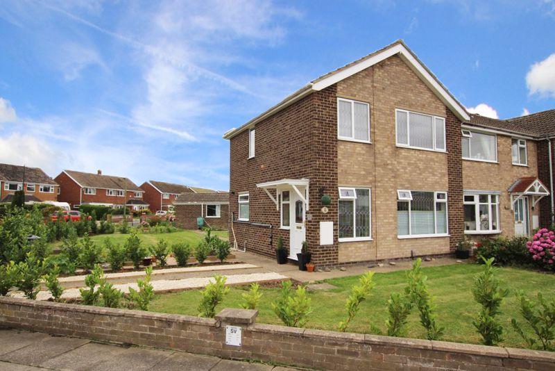 BOLINGBROKE ROAD, CLEETHORPES 3 bed end of terrace house £190,000