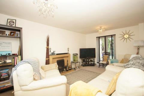 3 bedroom detached house for sale, Henderson Walk, Steyning, West Sussex, BN44 3SG