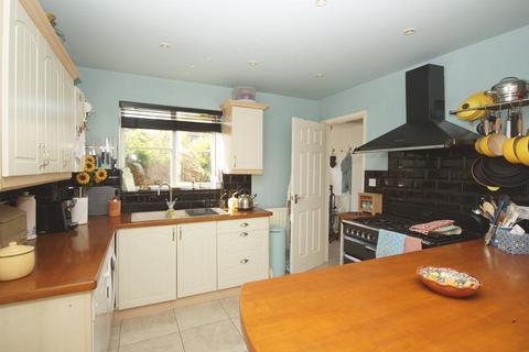 3 bedroom detached house for sale, Henderson Walk, Steyning, West Sussex, BN44 3SG
