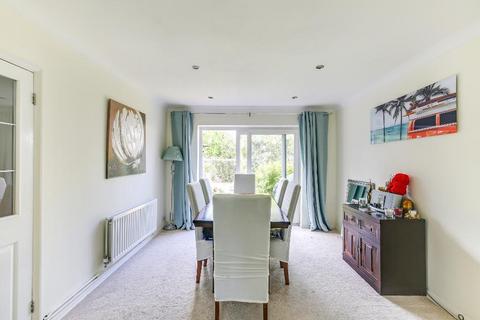 4 Audley Drive, Warlingham, CR6 9AH