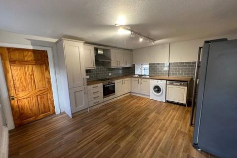 4 bedroom flat to rent, New Road, Milnathort, Kinross