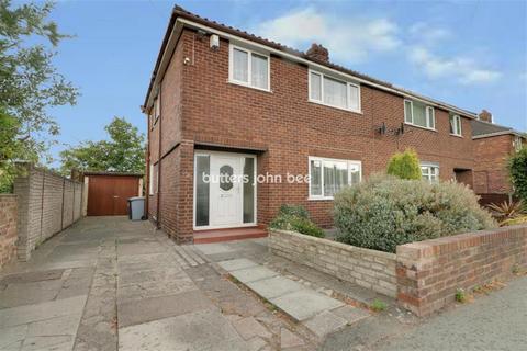 3 bedroom semi-detached house to rent, Remer Street