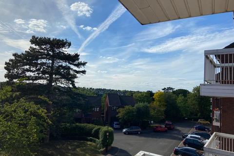 2 bedroom apartment to rent, Sanderstead, South Croydon